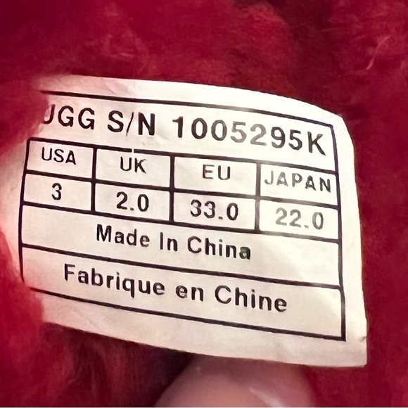 UGG CLASSIC SHORT HEARTS RED SHEARLING LINED BOOTS US 3 - Picture 6 of 6
